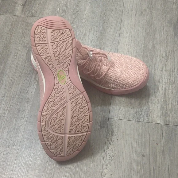 Align Knit Bungee Slip On Torri Sneakers - Picture 7 of 9